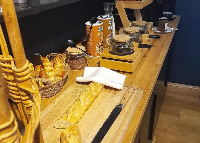 Hotell Restaurant L'art Des Mets By Cote Jardin